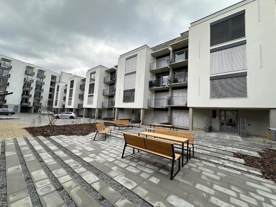 Bella Apartments Brno Buitenkant foto